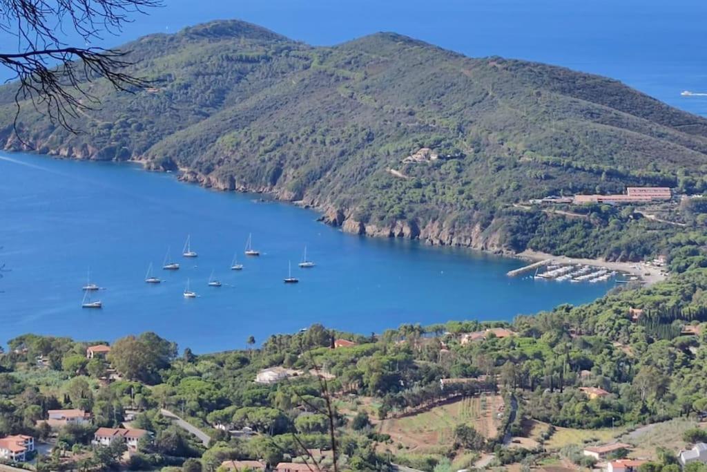 Casa Vacanze Il Pastore Tedesco Портоферайо Екстериор снимка